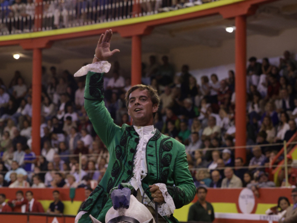 Francisco Palha muda de representante
