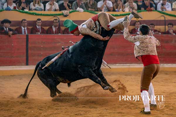 Encerrou a Feira de Abiul